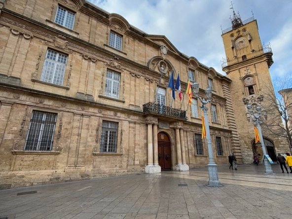 Place de l'hôtel de ville à Aix en Provence